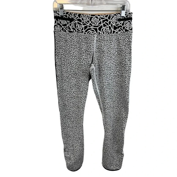 Lululemon Real Quick Tight Leggings Sz 8 - Picture 6 of 15